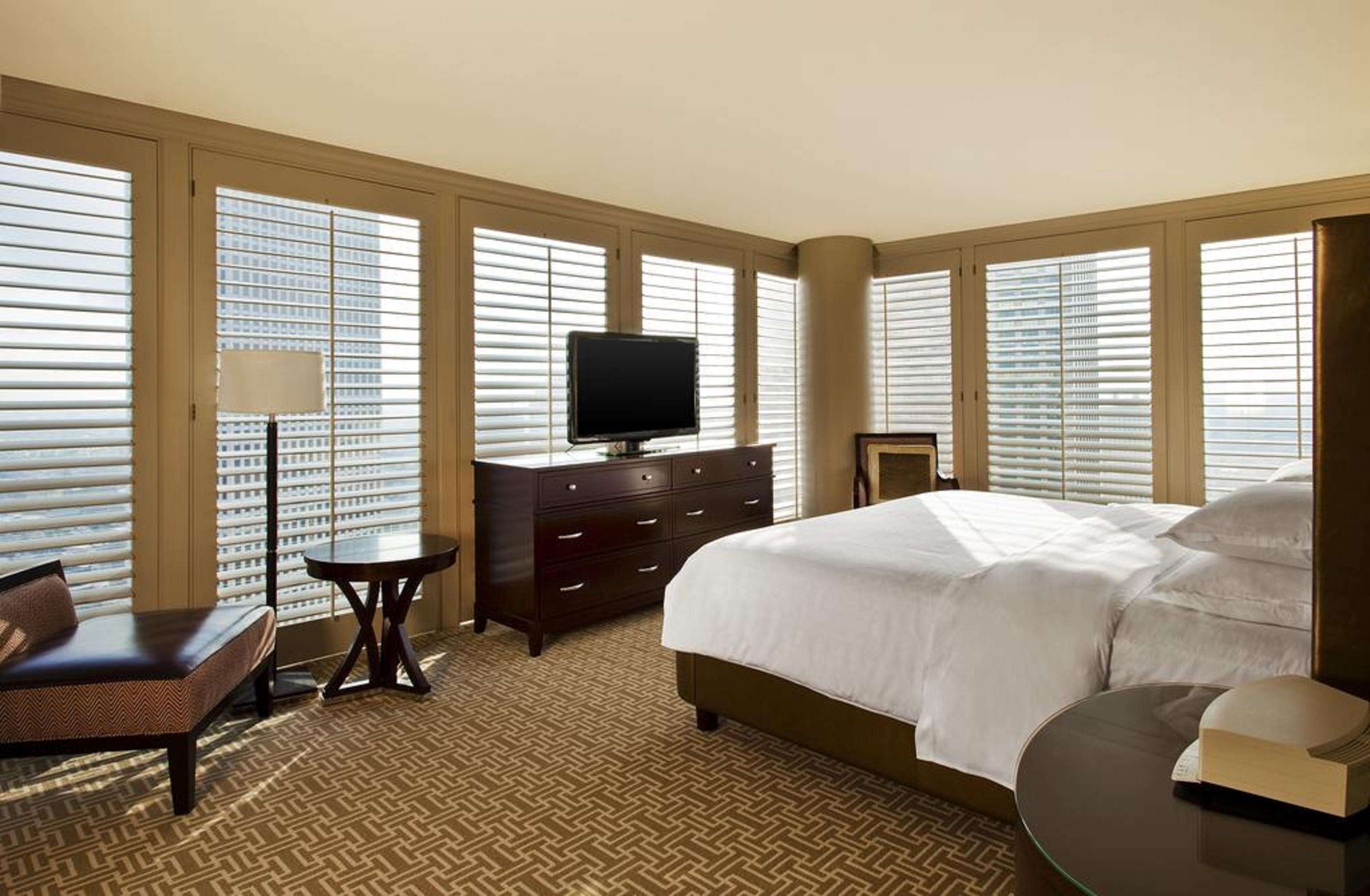Sheraton New Orleans Hotel Exterior photo