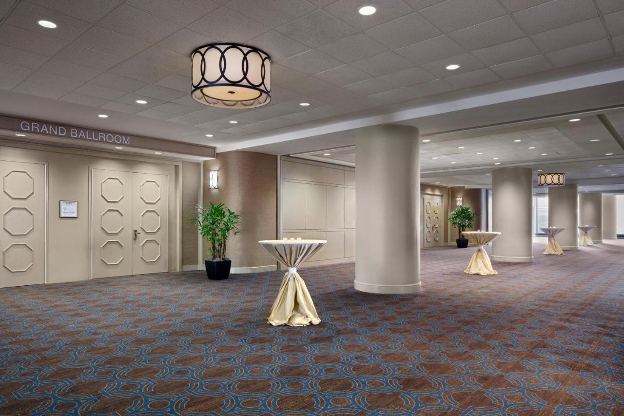 Sheraton New Orleans Hotel Exterior photo